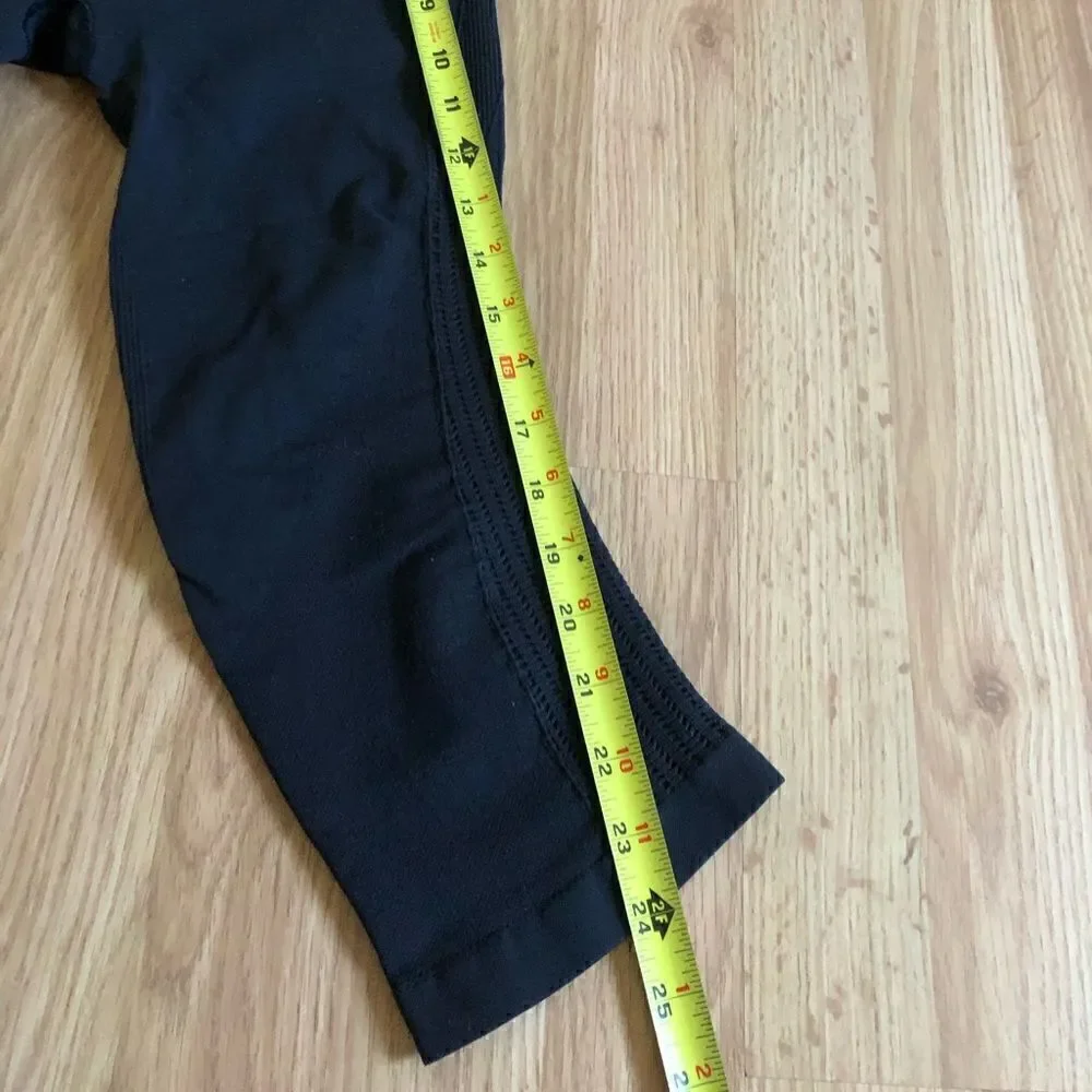 Lululemon In The Flow Side Scrunch Capri Leggings Black